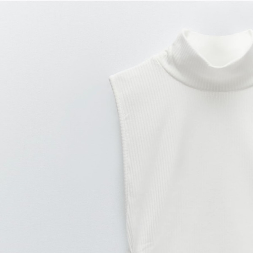 𝗡𝗪𝗧 𝗭𝗮𝗿𝗮 • Side Ruched Top - Picture 4 of 5